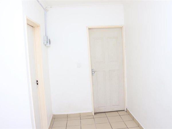 2 Bedroom Property for Sale in Ilitha Park Western Cape